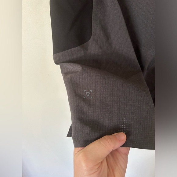 LULULEMON TRAIN TO BEACH SHORT 8" - Picture 4 of 5